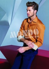 Мужская рубашка  оранжевого цвета  с модным  узором Mondo